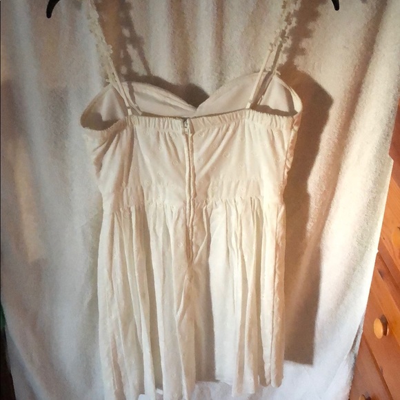 White summer dress ☀️ - Picture 4 of 8